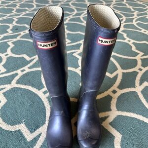Hunter Rain Boots in a vintage metallic navy blue 🦋🩵